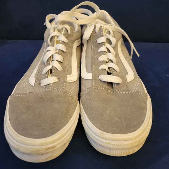 Old School Van's Skate Shoes- Like New (size 4) - Picture 2 of 6